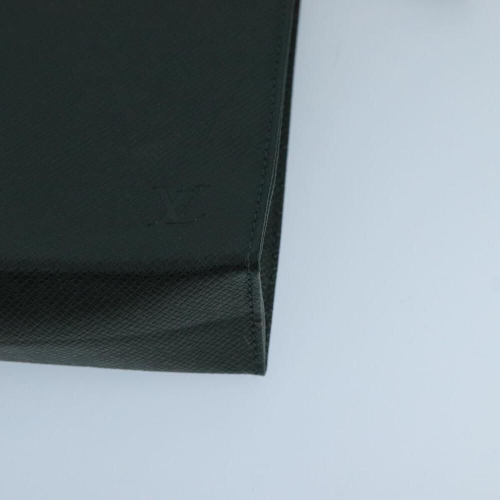 Louis Vuitton Poche Toilette