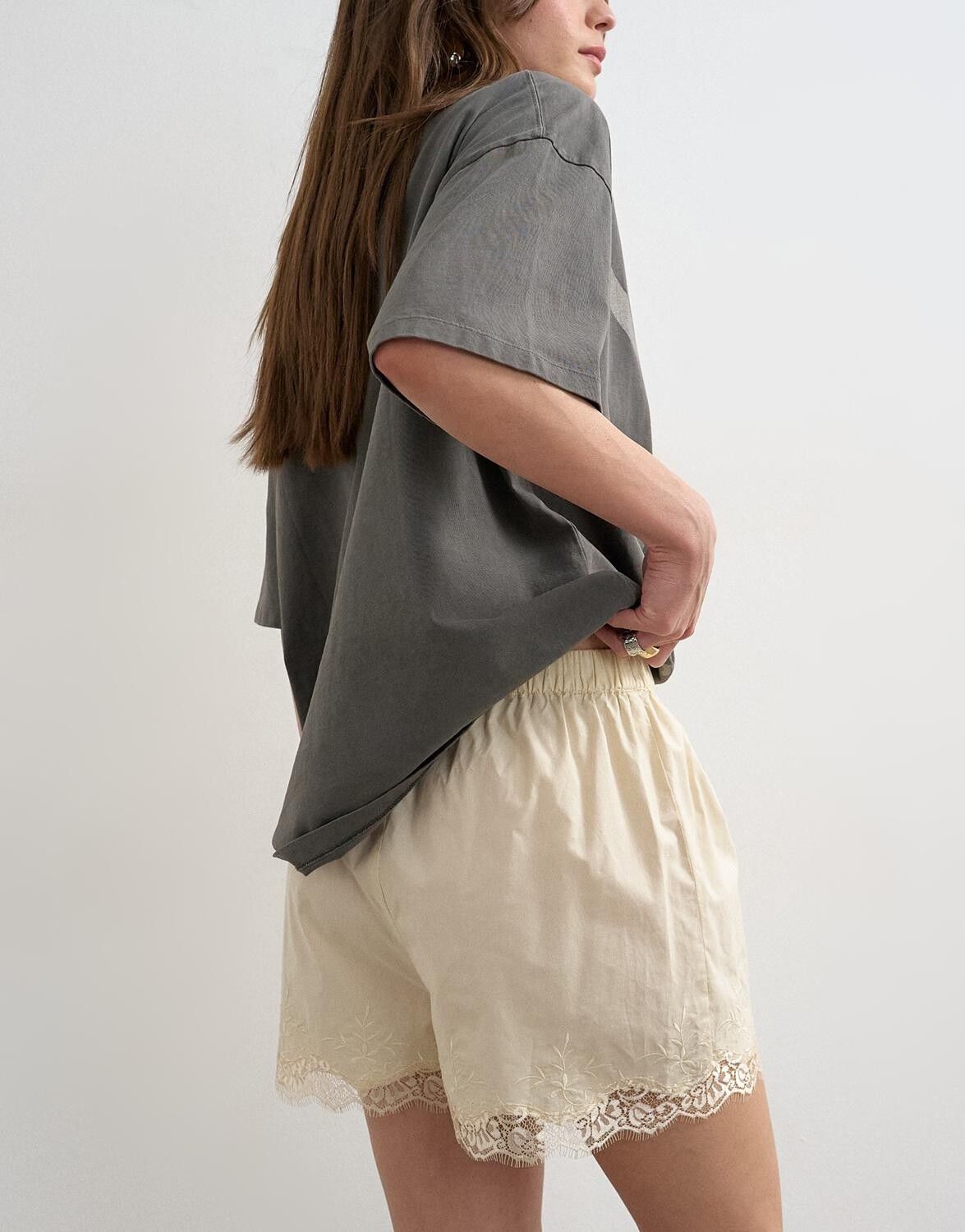 TSNATALIE LACE TRIM SHORTS WVN