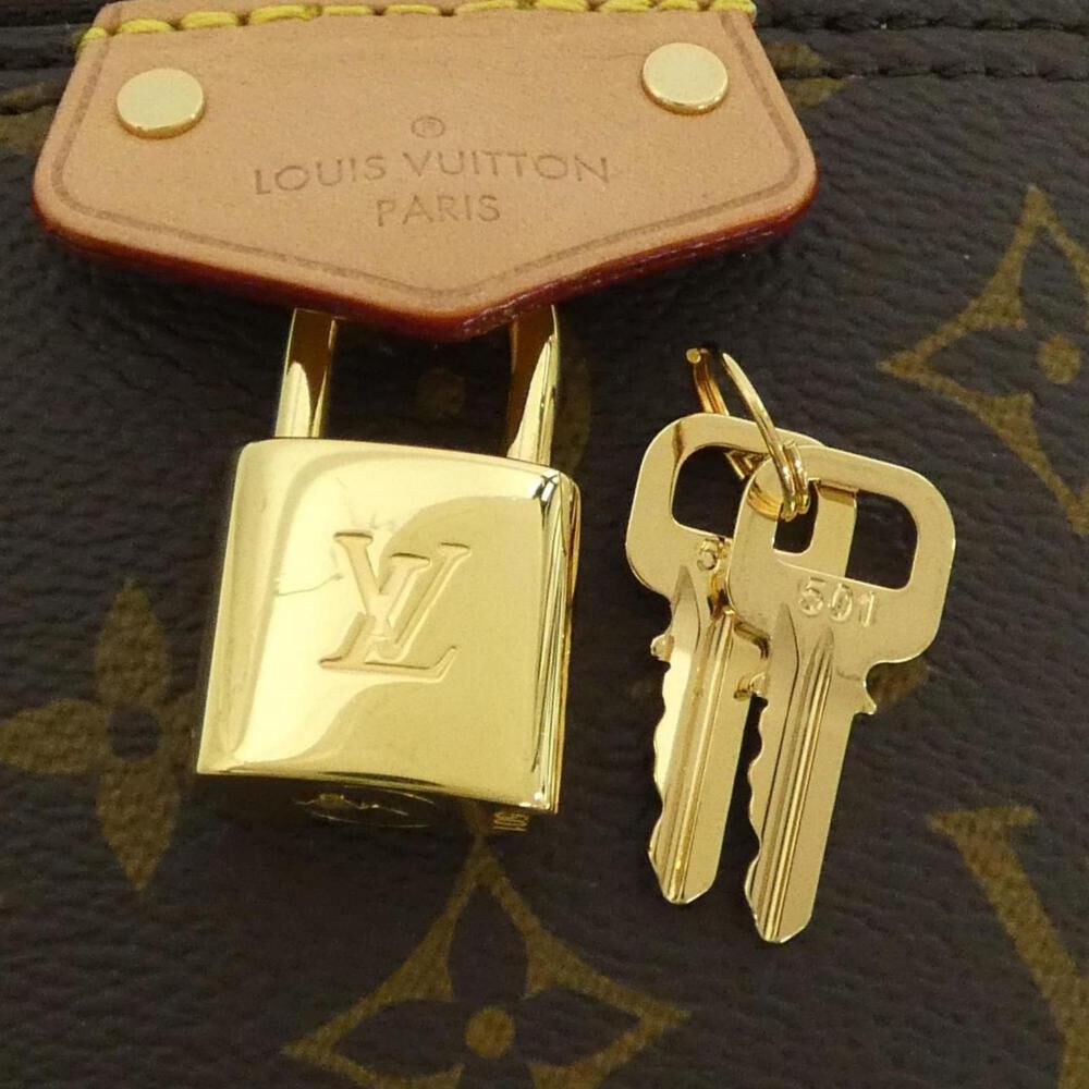 Louis Vuitton Shoulder Bags