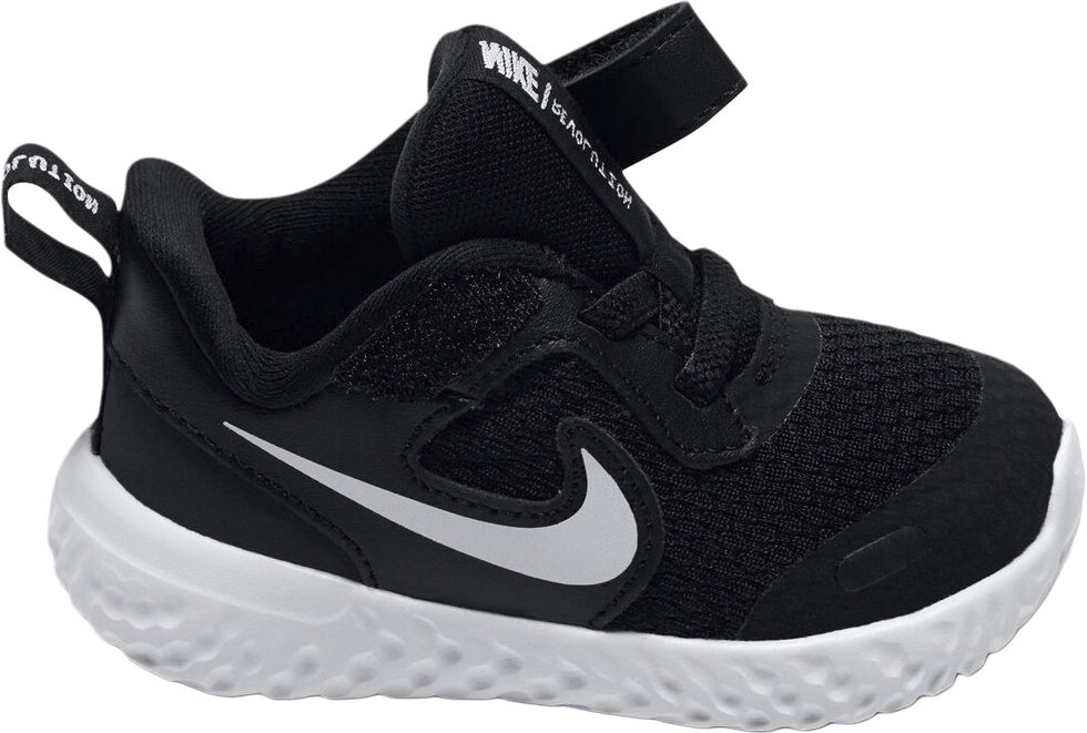 Revolution 5 Sneakers