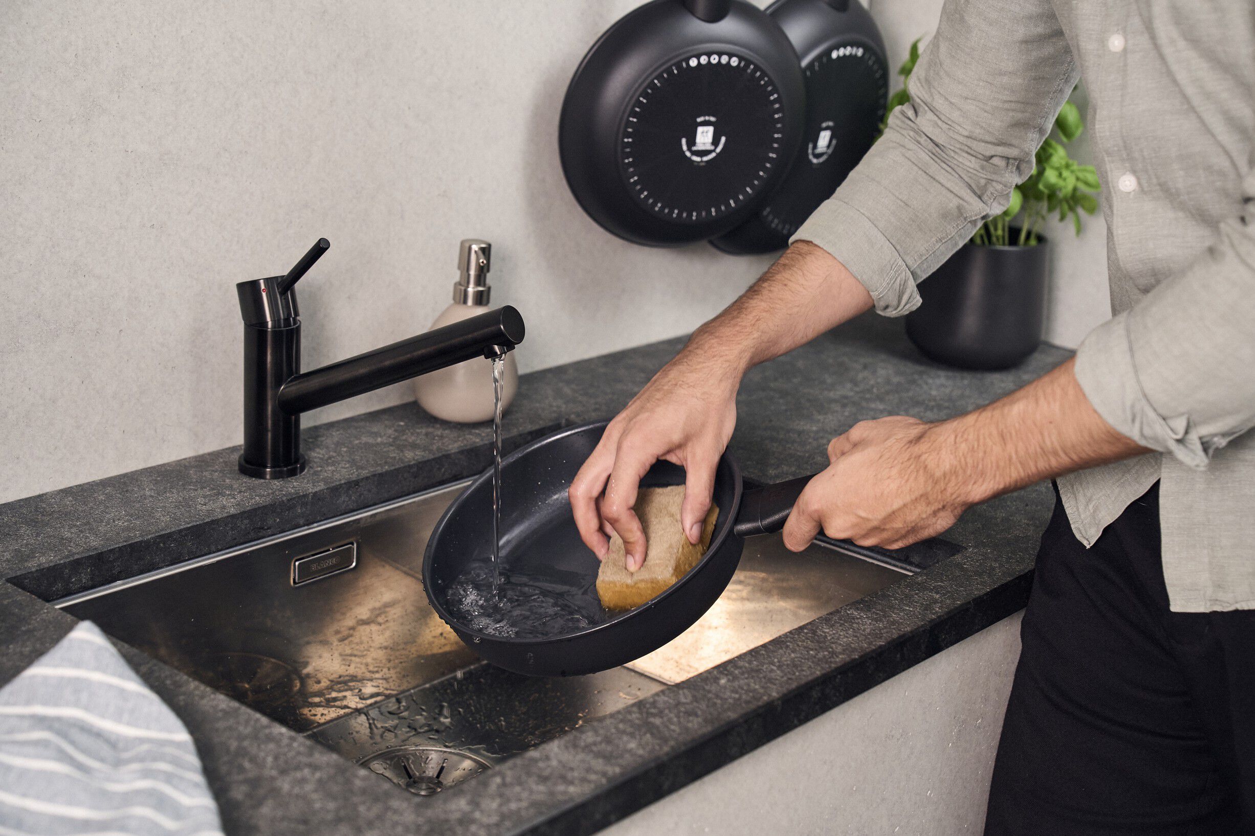 Madura Plus Ceramic Stegepande, 28 cm, Aluminium, Titanium f