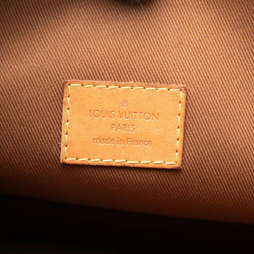 Louis Vuitton Clutch