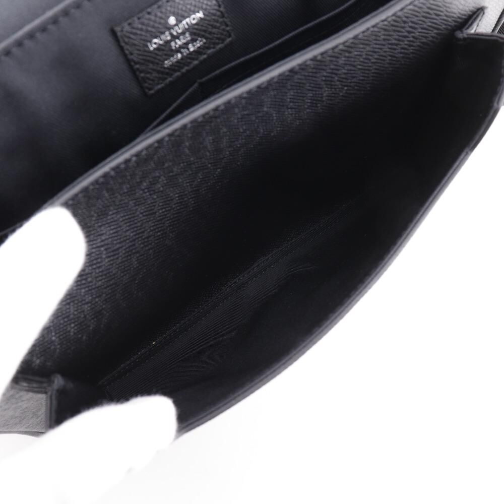 Louis Vuitton Messenger