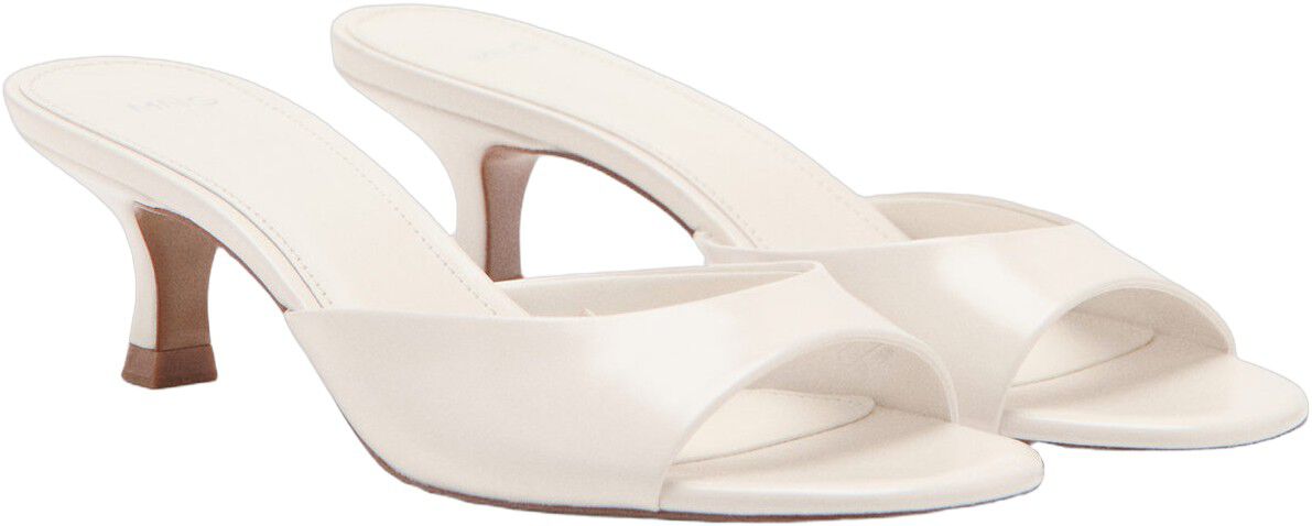 Pointed heel sandals