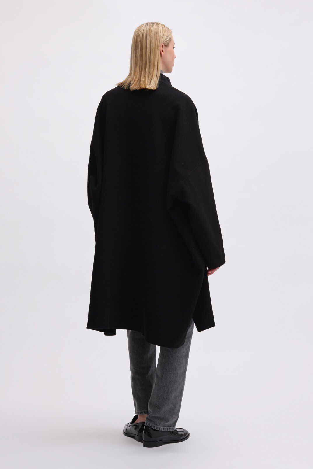 DRAPY WOOL COAT