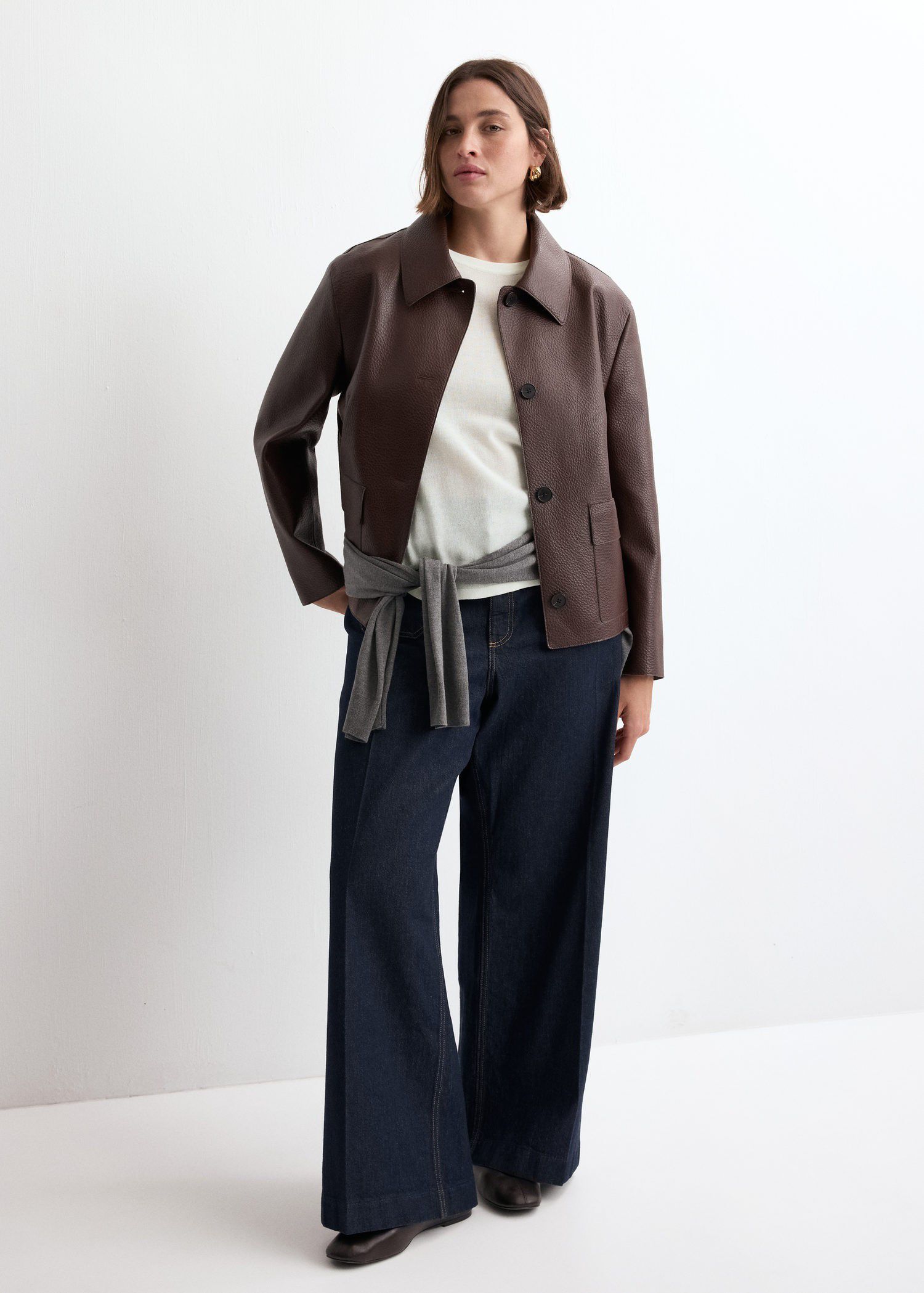 Short-sleeved knitted sweater