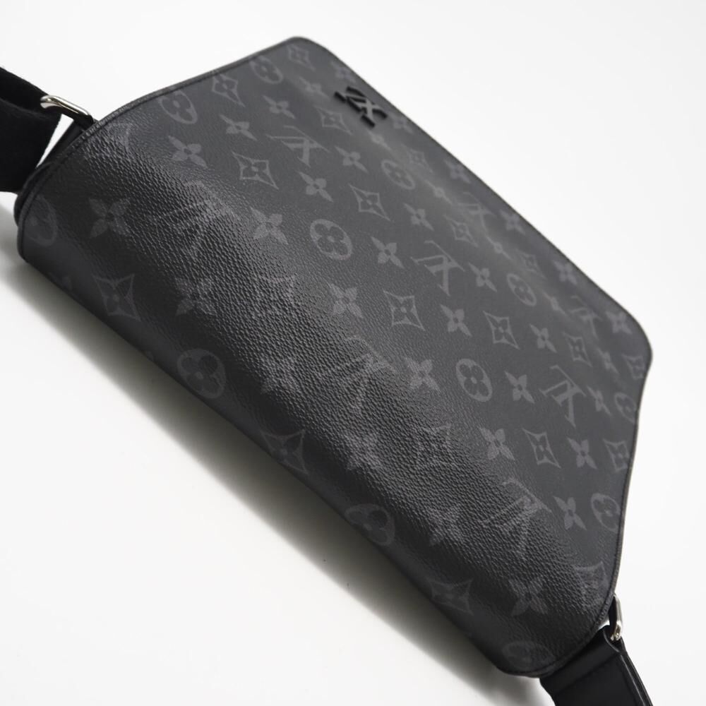 Louis Vuitton Shoulder Bags