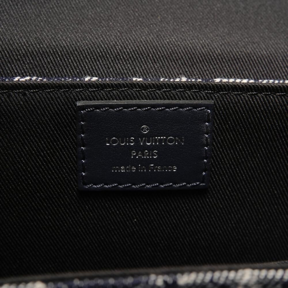 Louis Vuitton Shoulder Bags