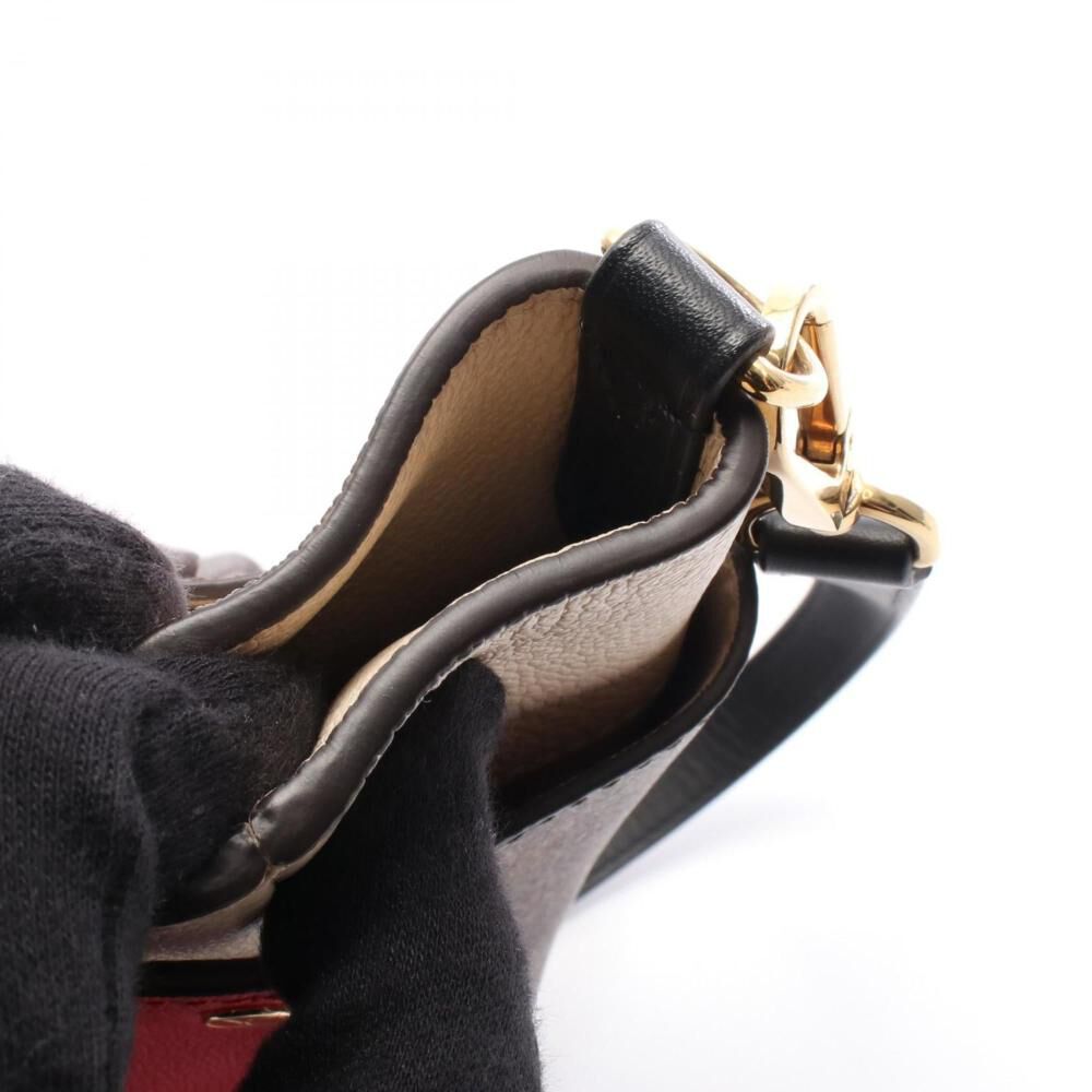 Louis Vuitton On My Side