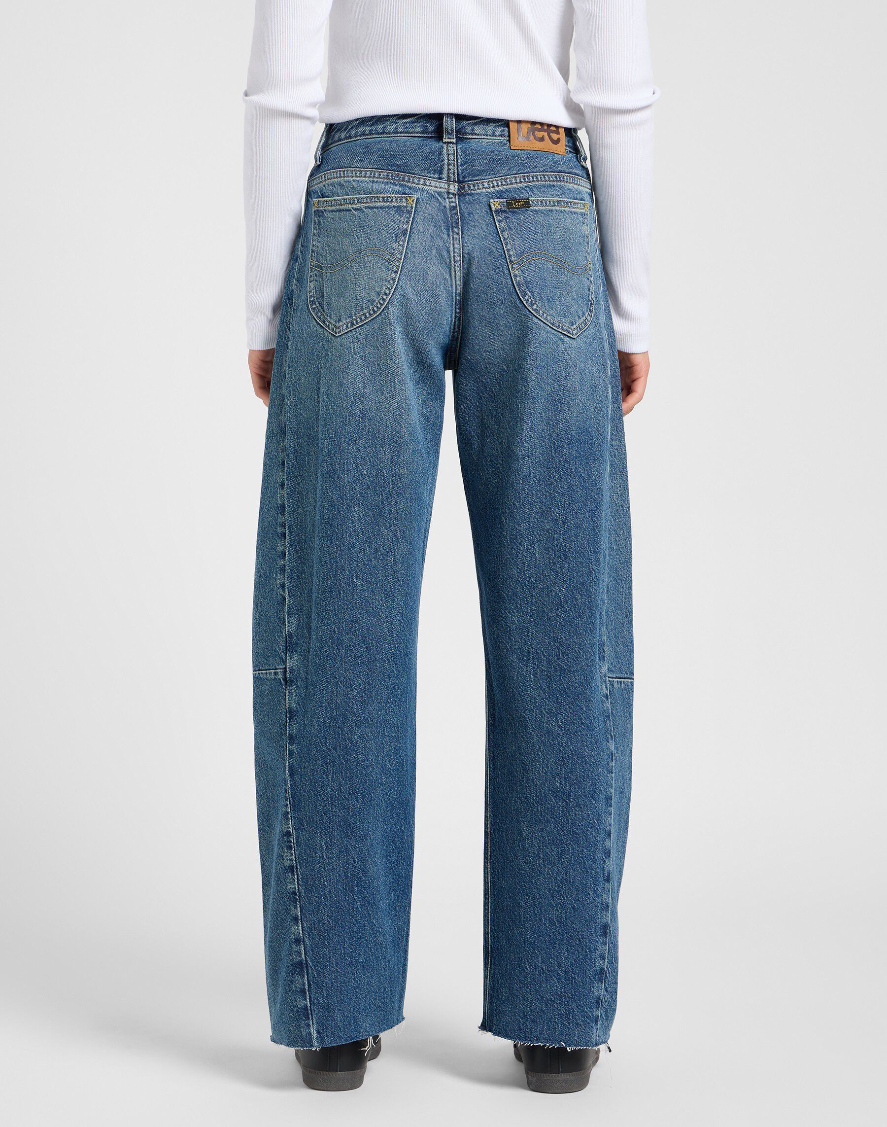 RIDER_BARREL GOING_FORWARD