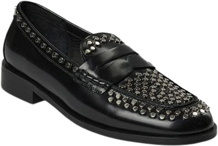 Shoe rivet