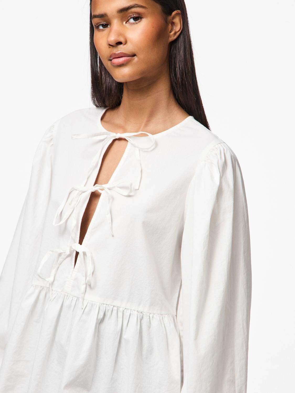 PCJOLLY LS O-NECK TIE TOP WVN NOOS