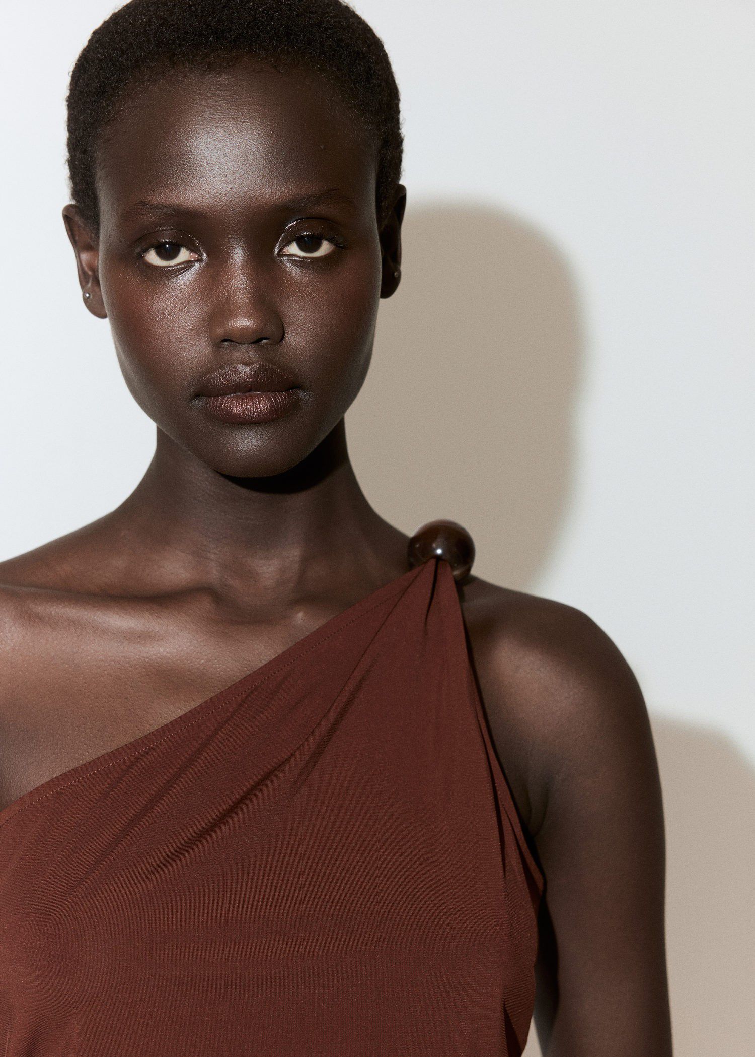 Asymmetric appliqu&eacute; top