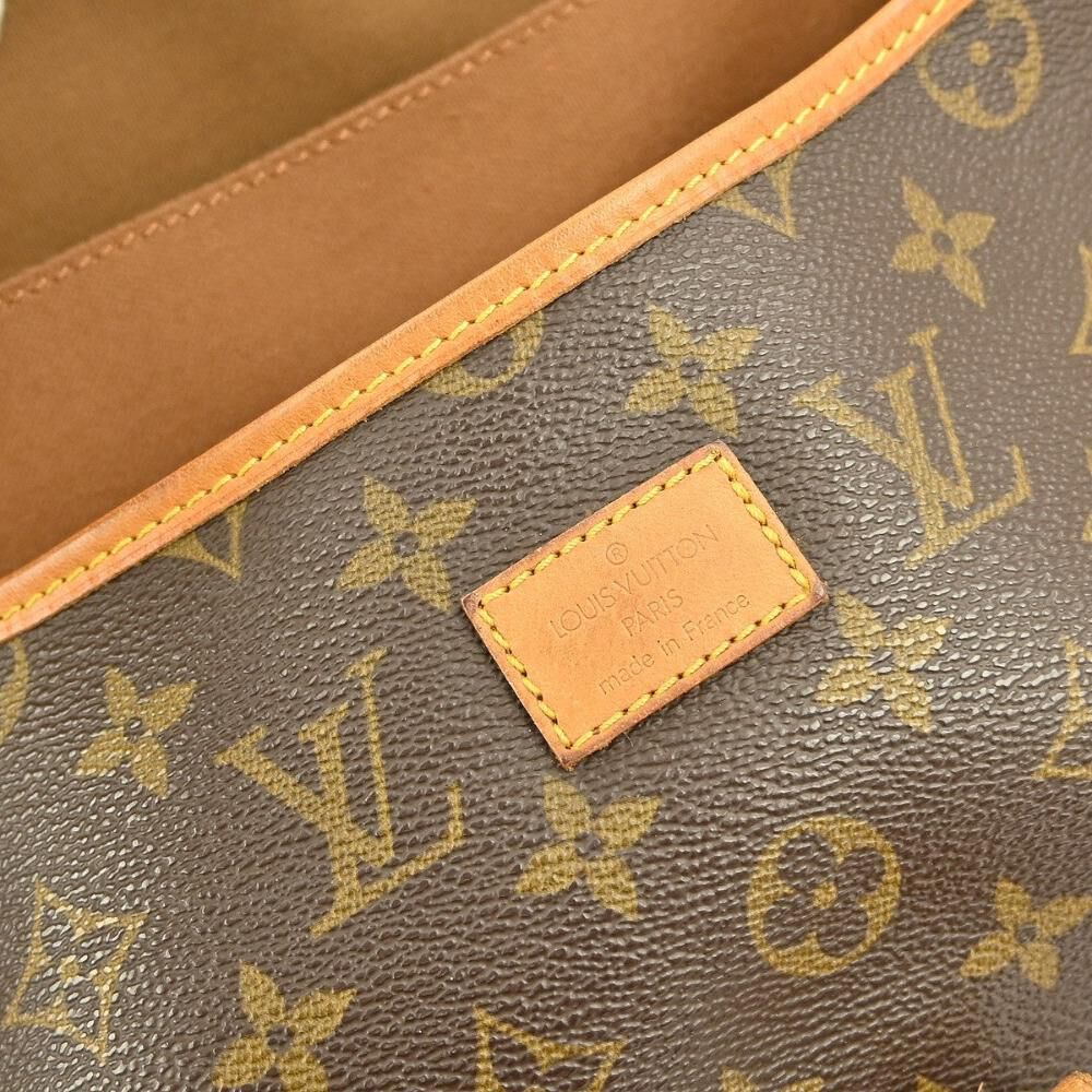 Louis Vuitton Saumur