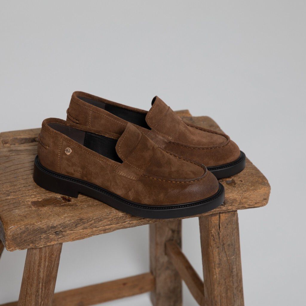 THE BEAUTY LOAFER