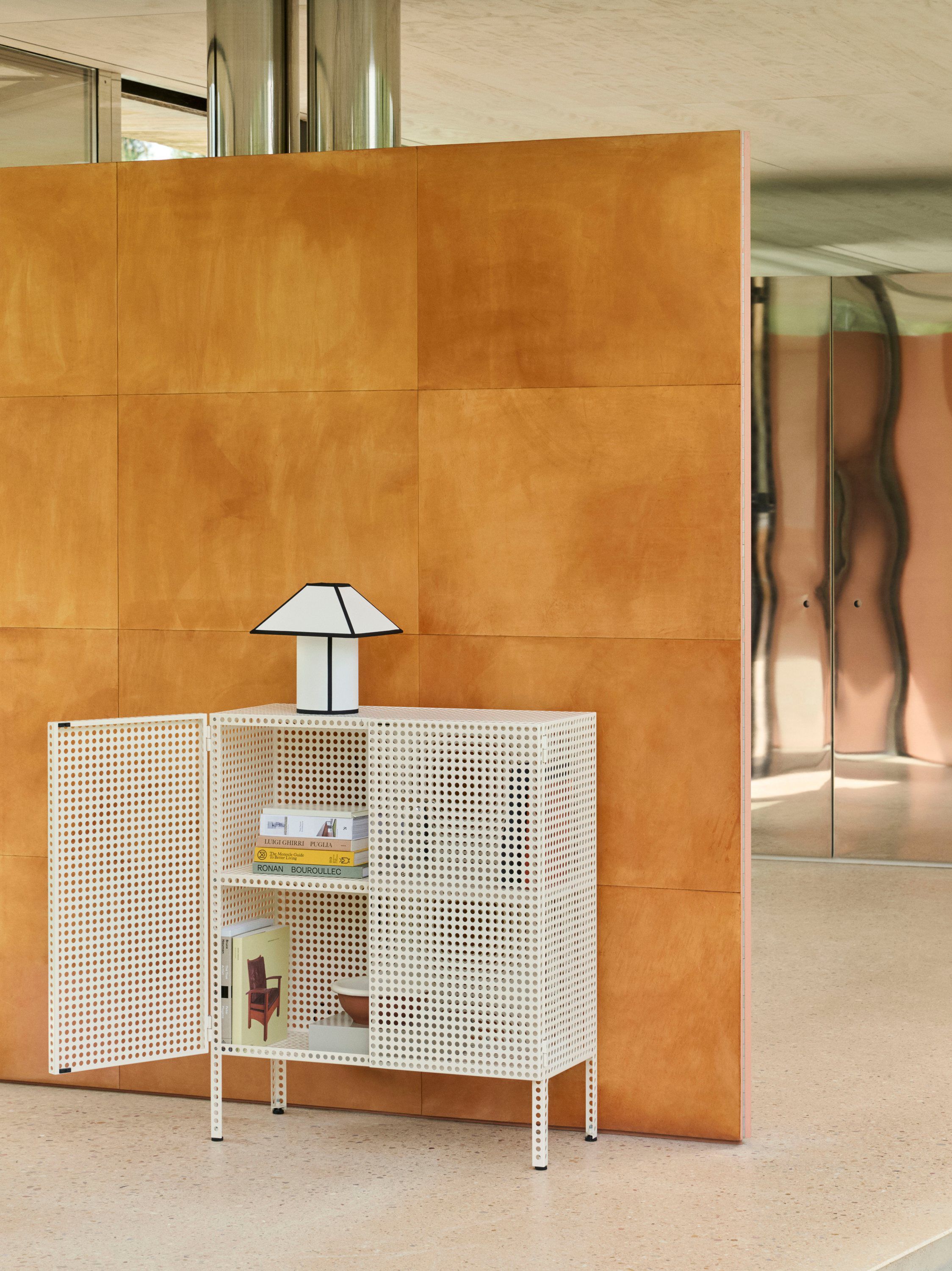 Perforated Cabinet Floor-Medium-Egg