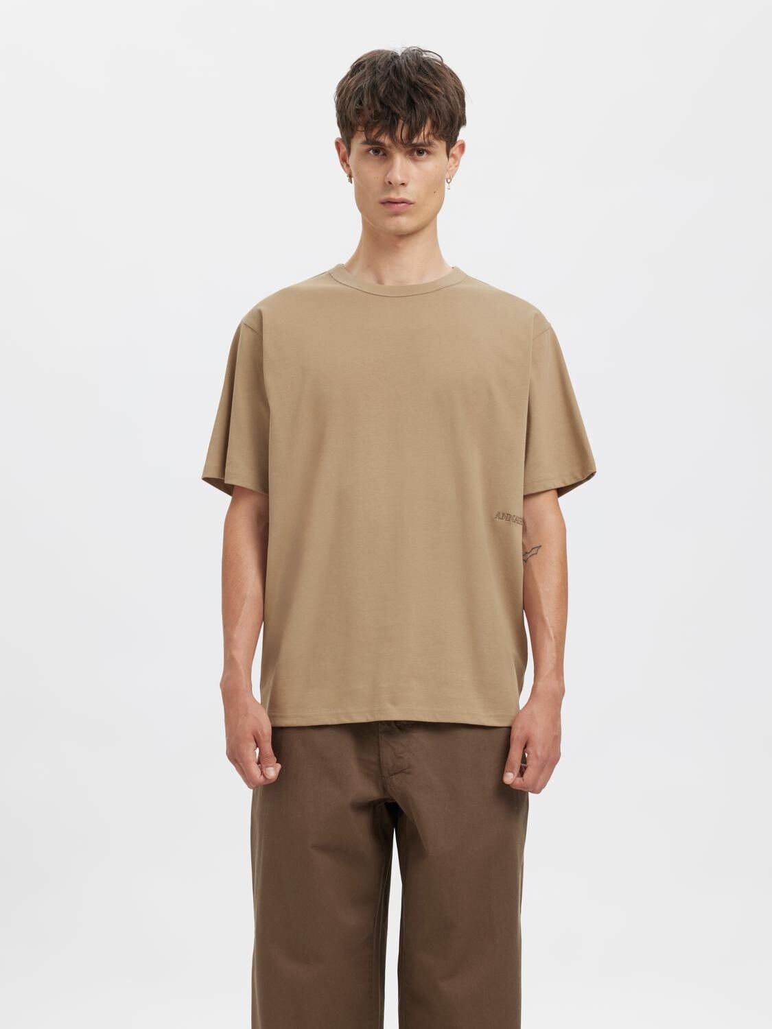 ANRRO SS O-NECK EMB TEE