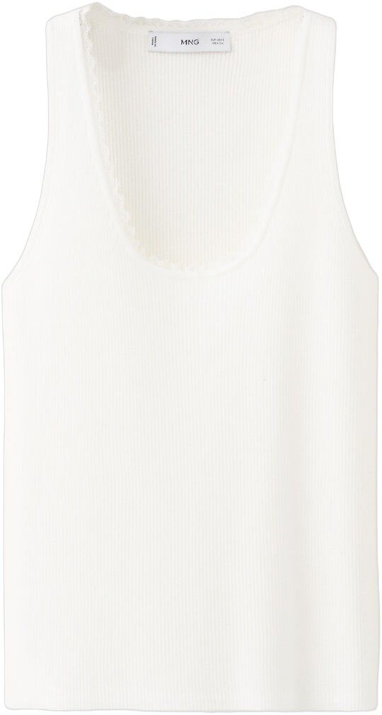 Ribbed top with lace detail