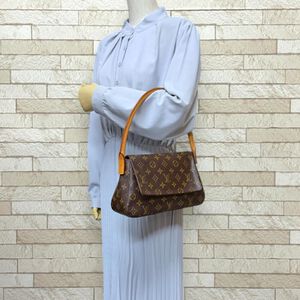 Louis Vuitton Looping