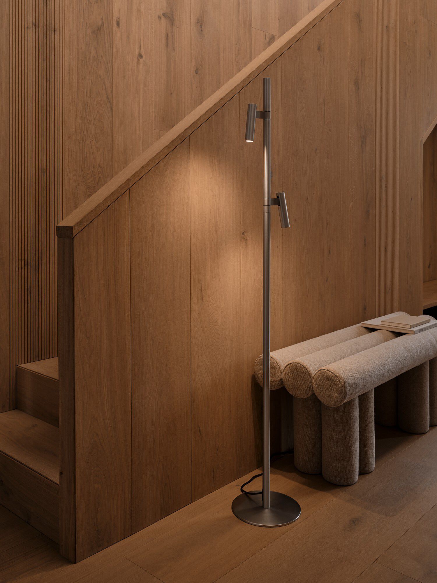 Makoto | Gulvlampe | Satin Krom