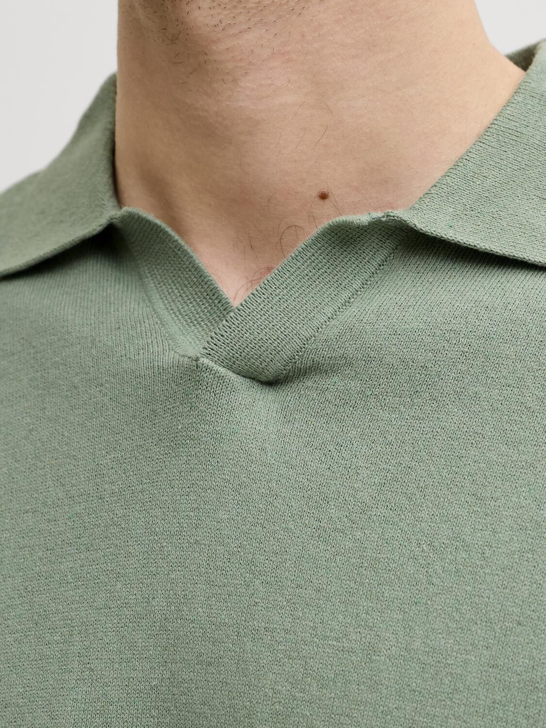 JREBCALLUM KNIT SPLIT NECK