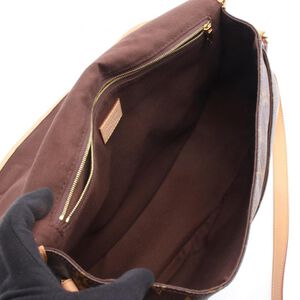 Louis Vuitton Menilmontant