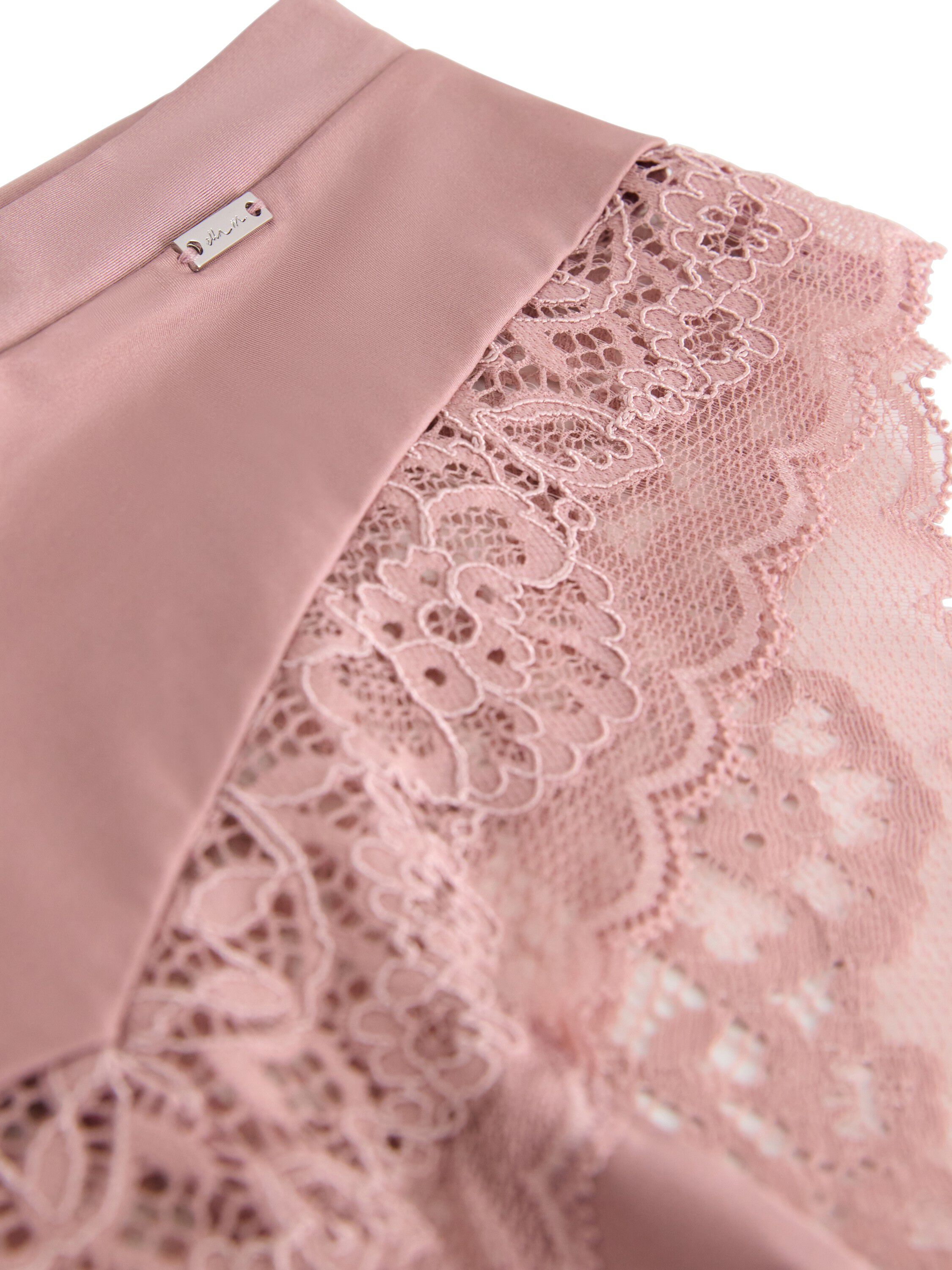 Brasilianske trusser med gennemsigt