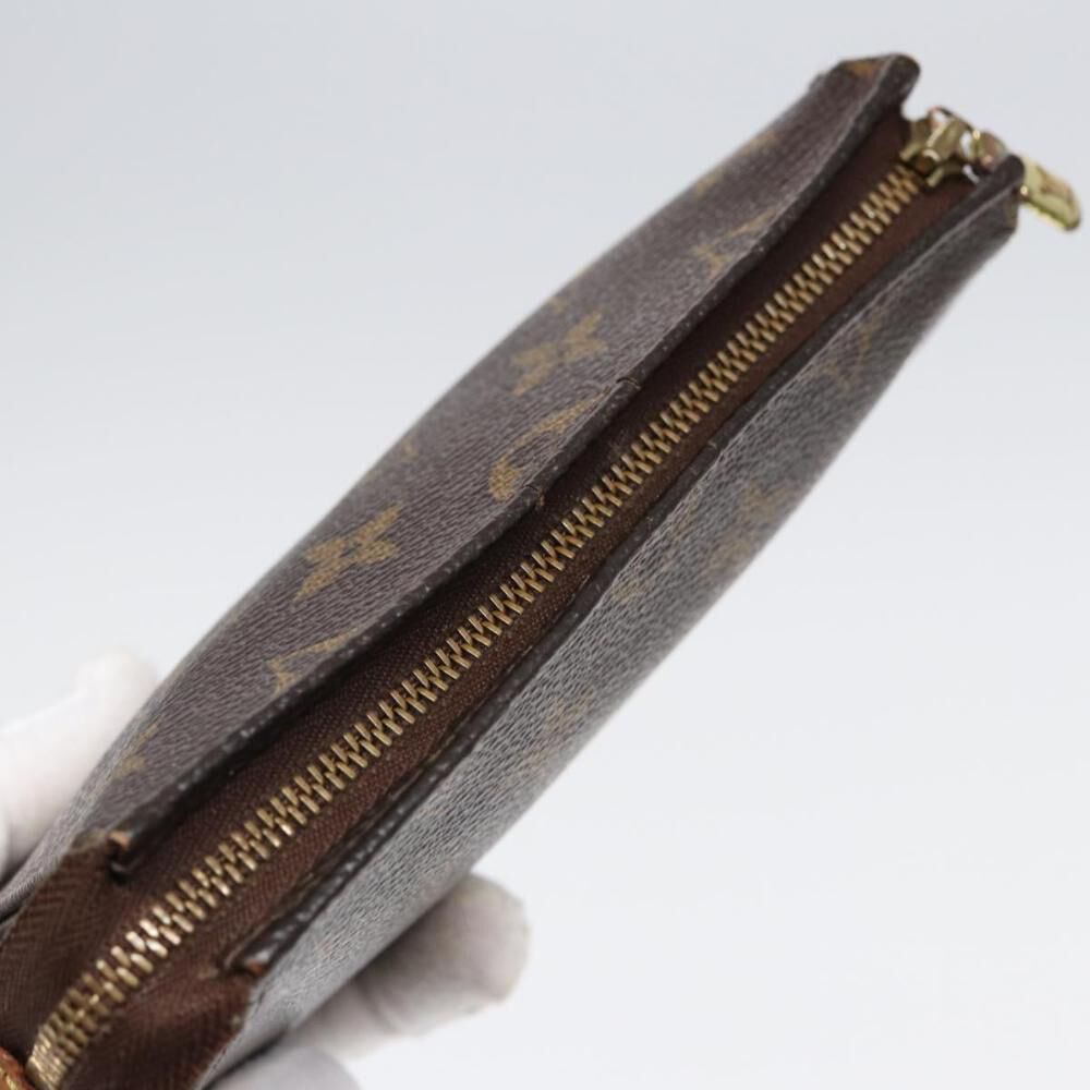 Louis Vuitton Poche Toilette