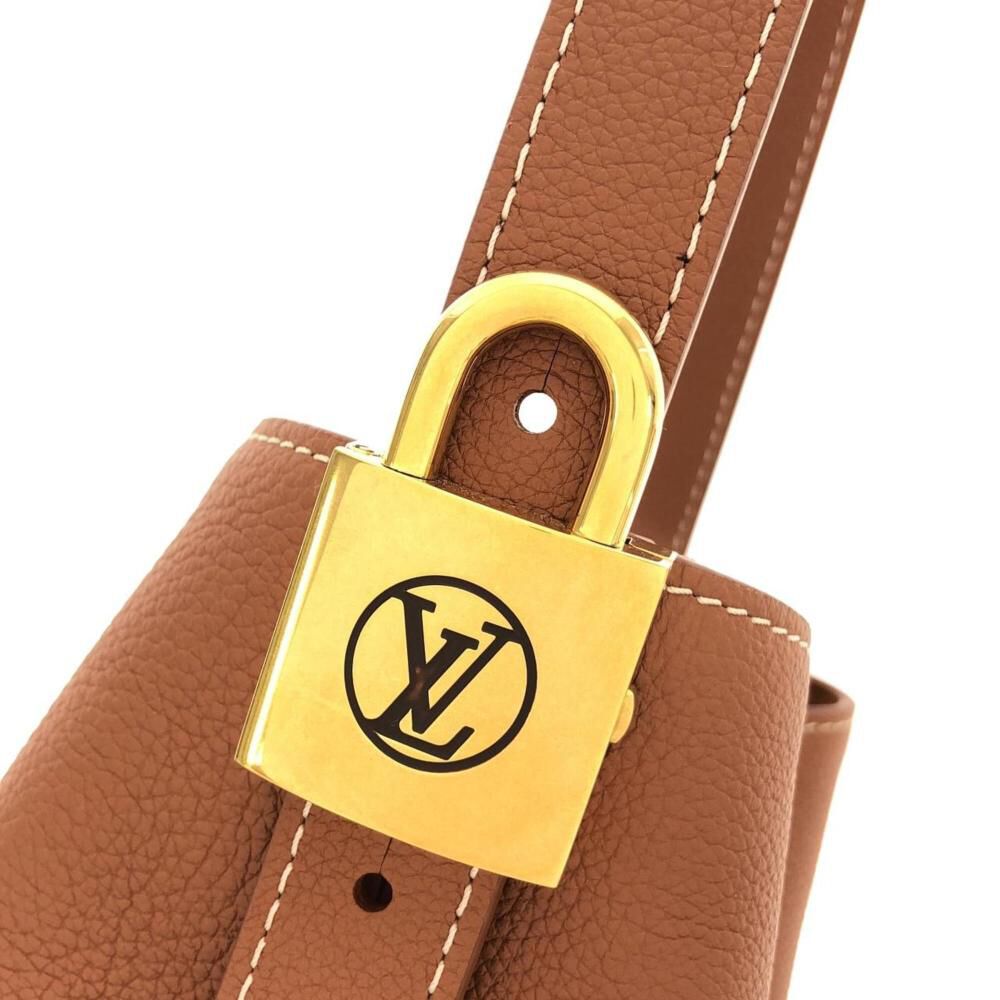 Louis Vuitton Shoulder Bags