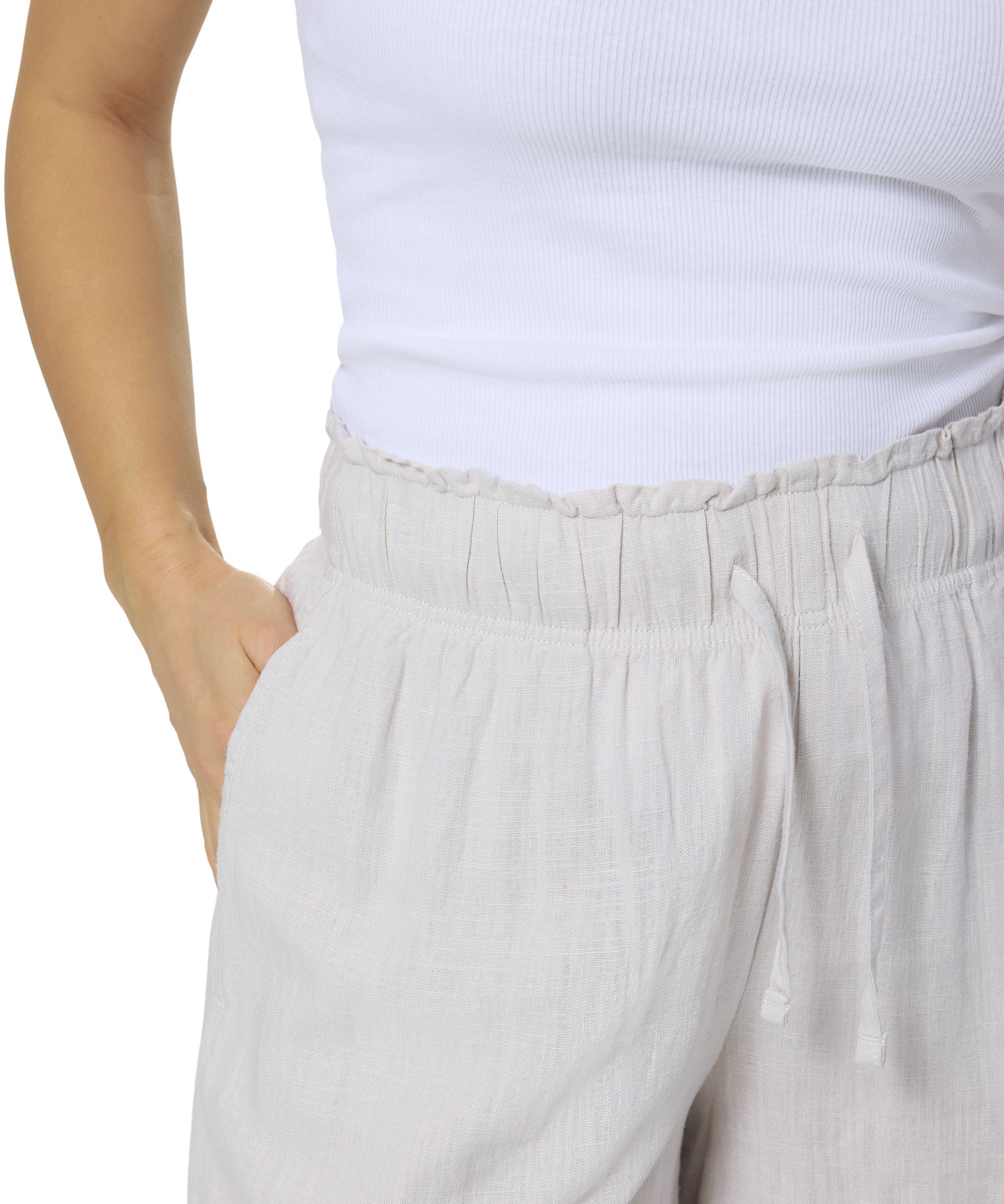 Shirin Solid Shorts