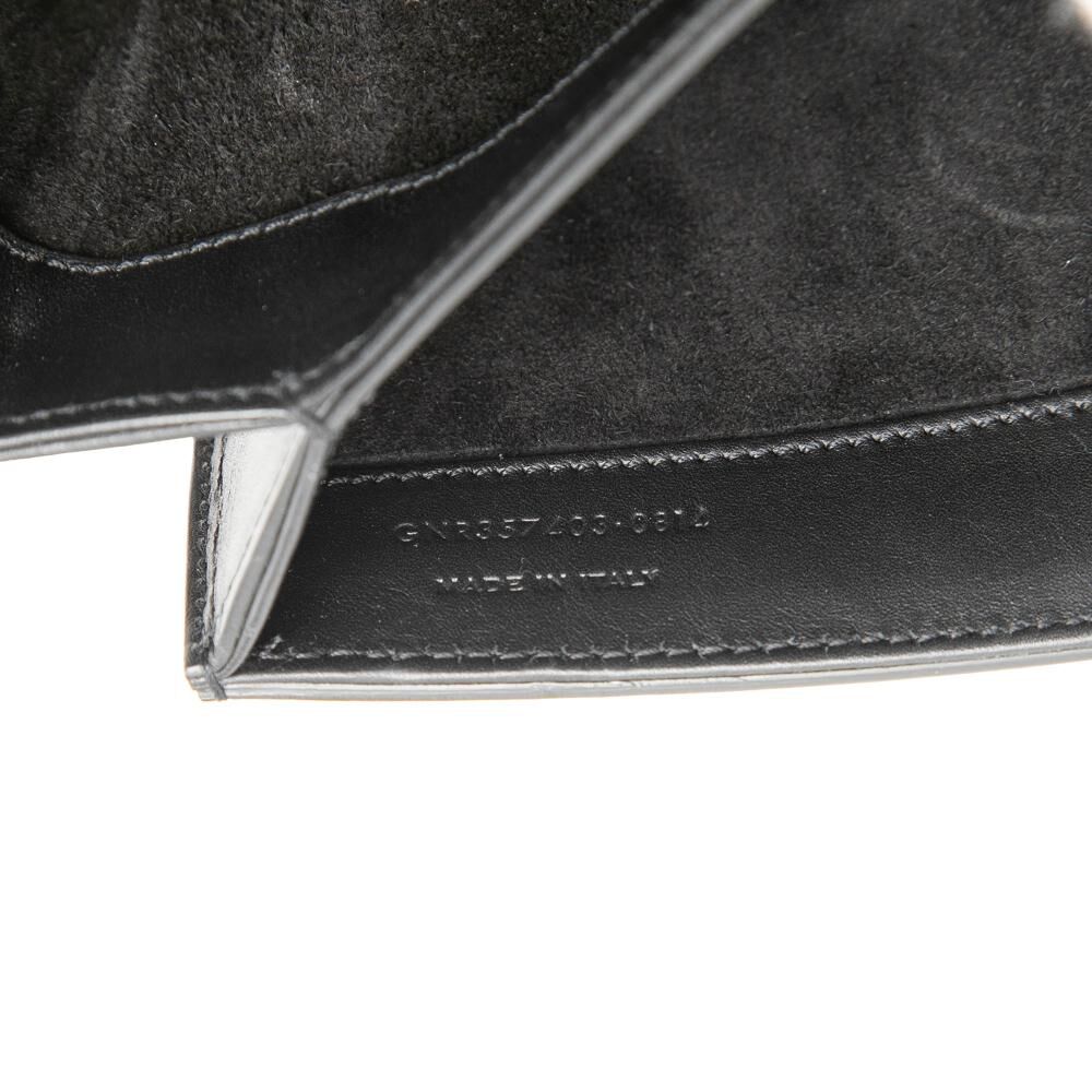 Yves Saint Laurent Shoulder Bag