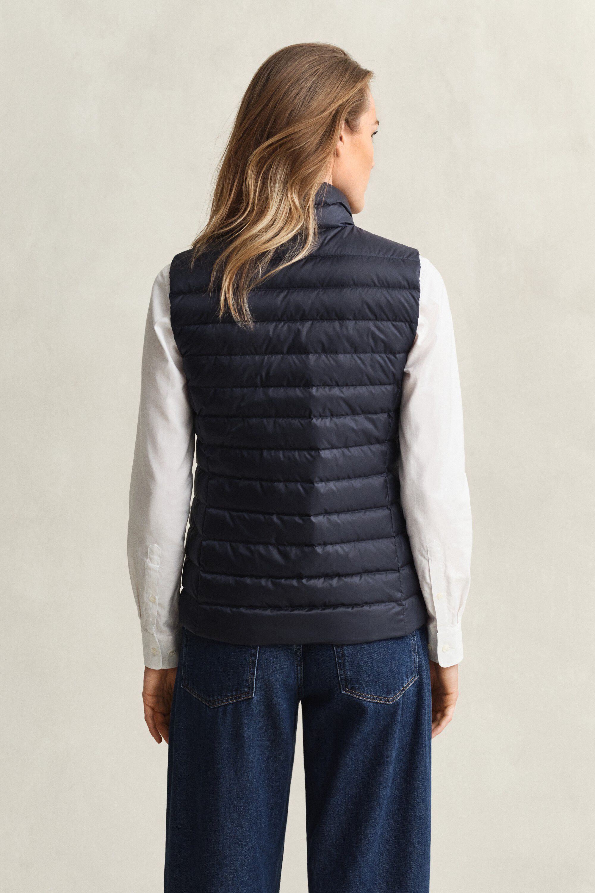 LIGHT DOWN VEST