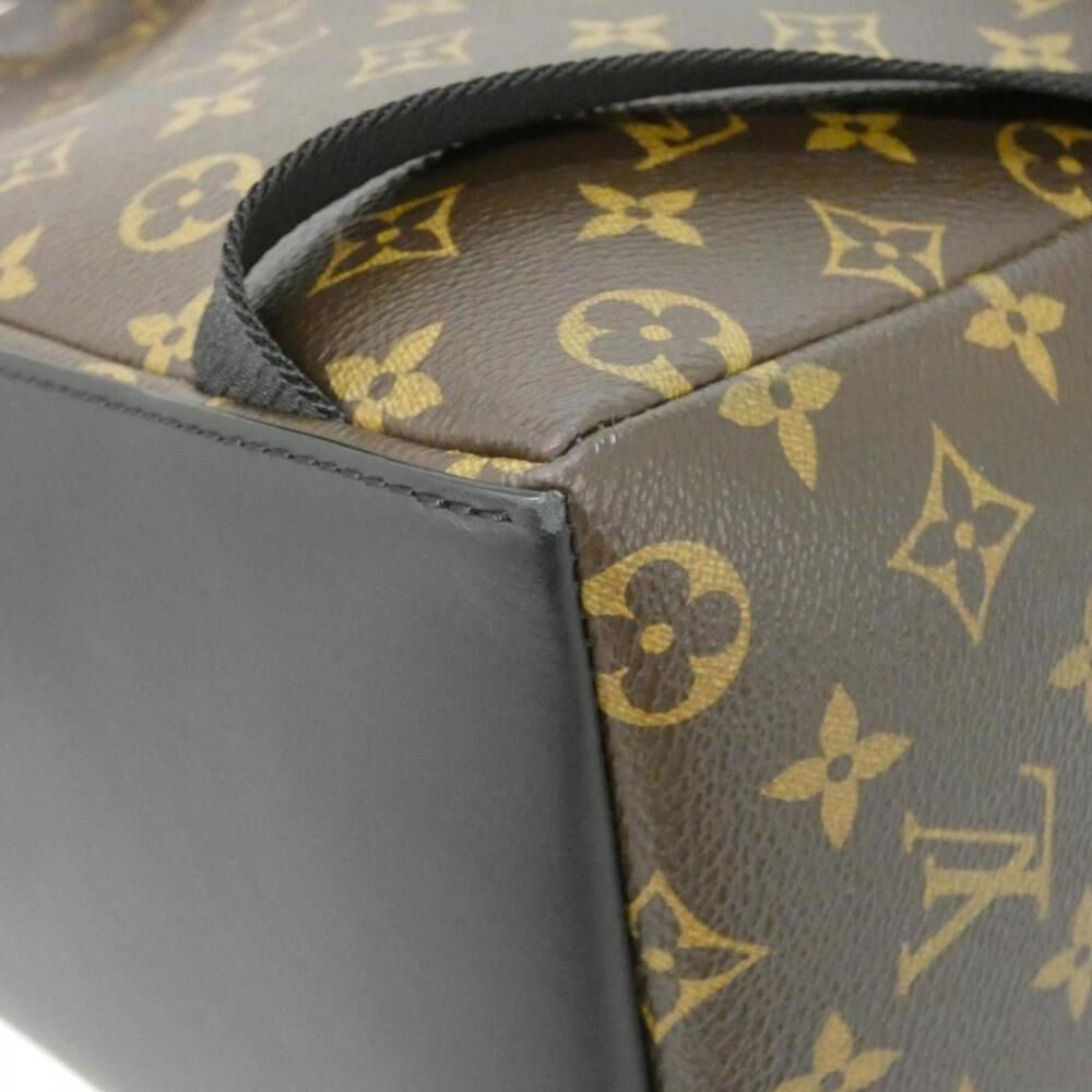 Louis Vuitton Discovery Backpack