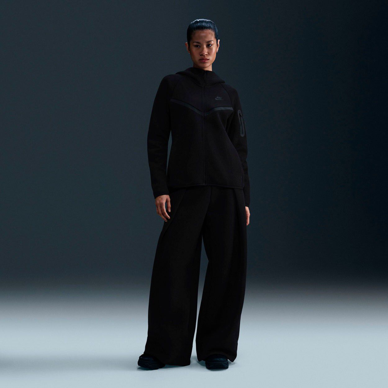 Tech Fleece H&aelig;ttetr&oslash;je