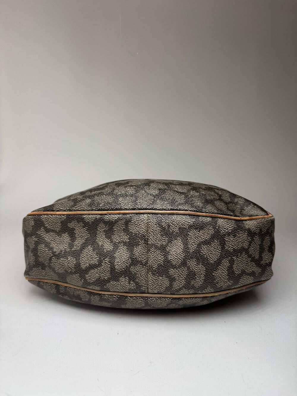 Yves Saint Laurent Shopper