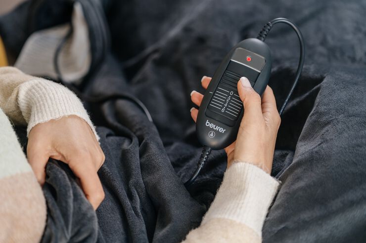 Varmeplaid i hvid 150 cm x 130 cm PR-HD01R