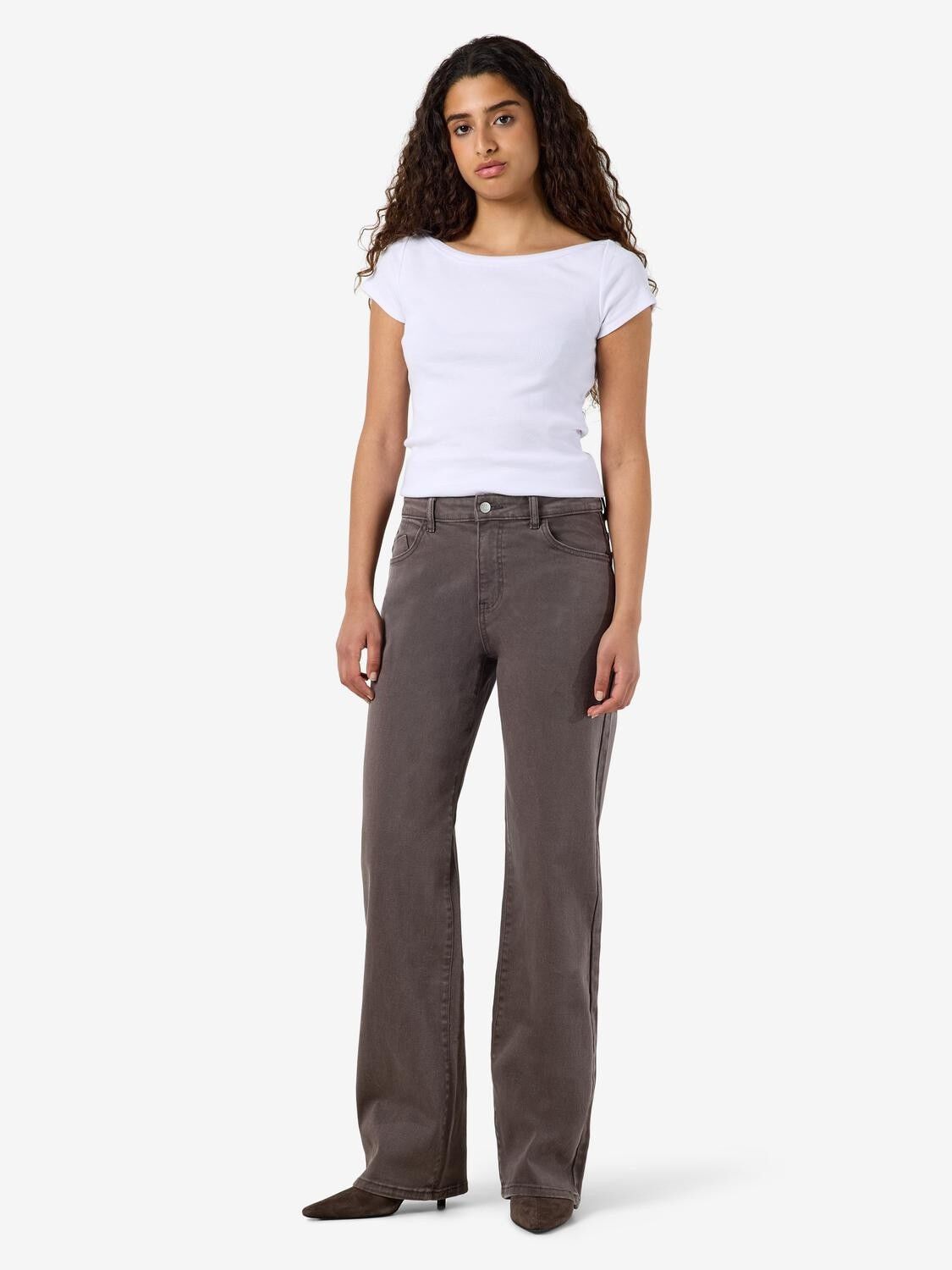Nmyolanda Mw Straight Jeans Colored Noos