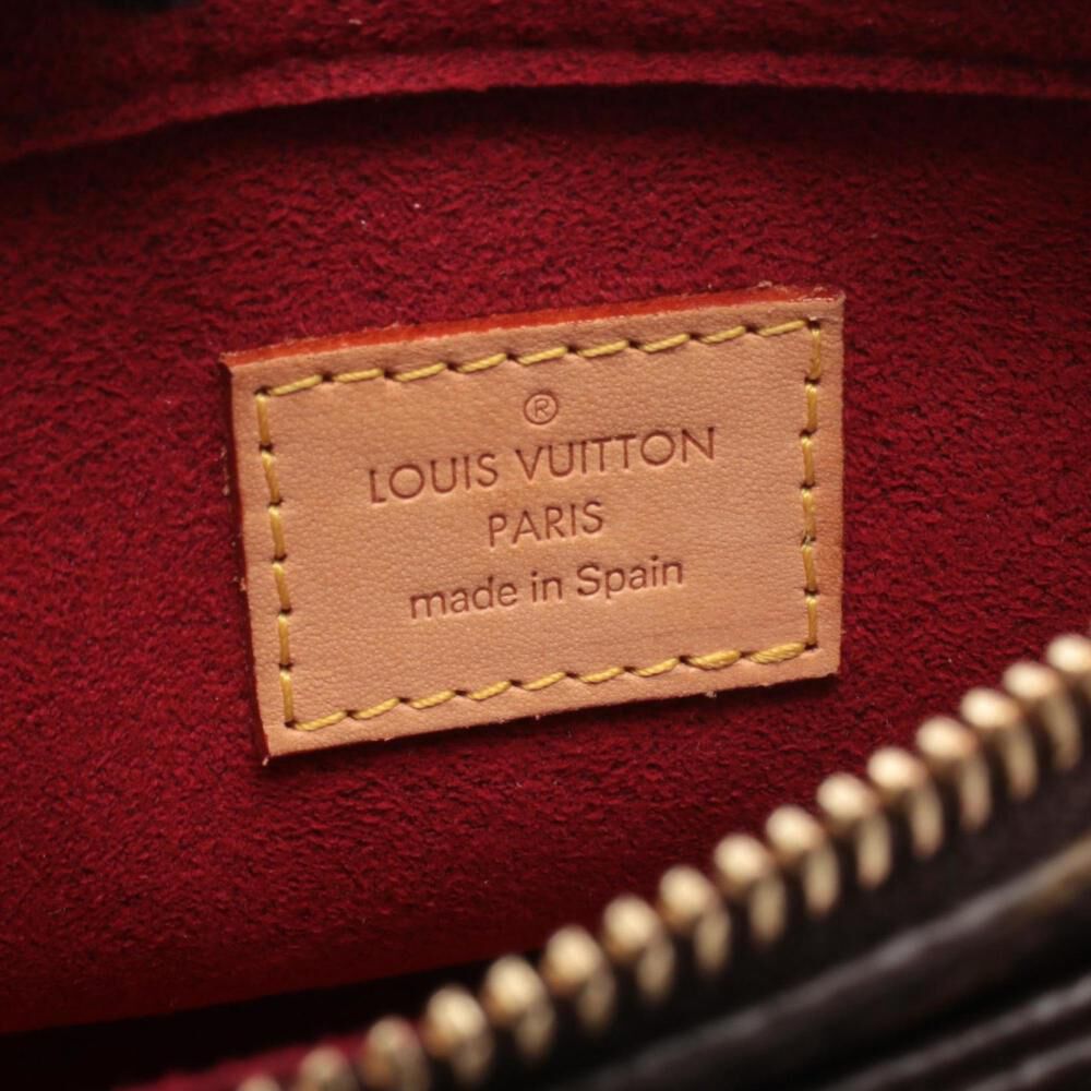 Louis Vuitton Shoulder Bags