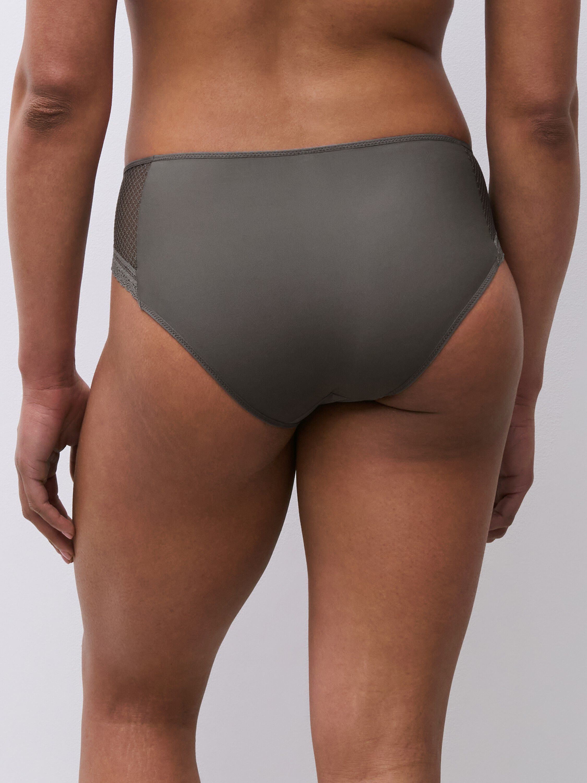 Romance Full brief