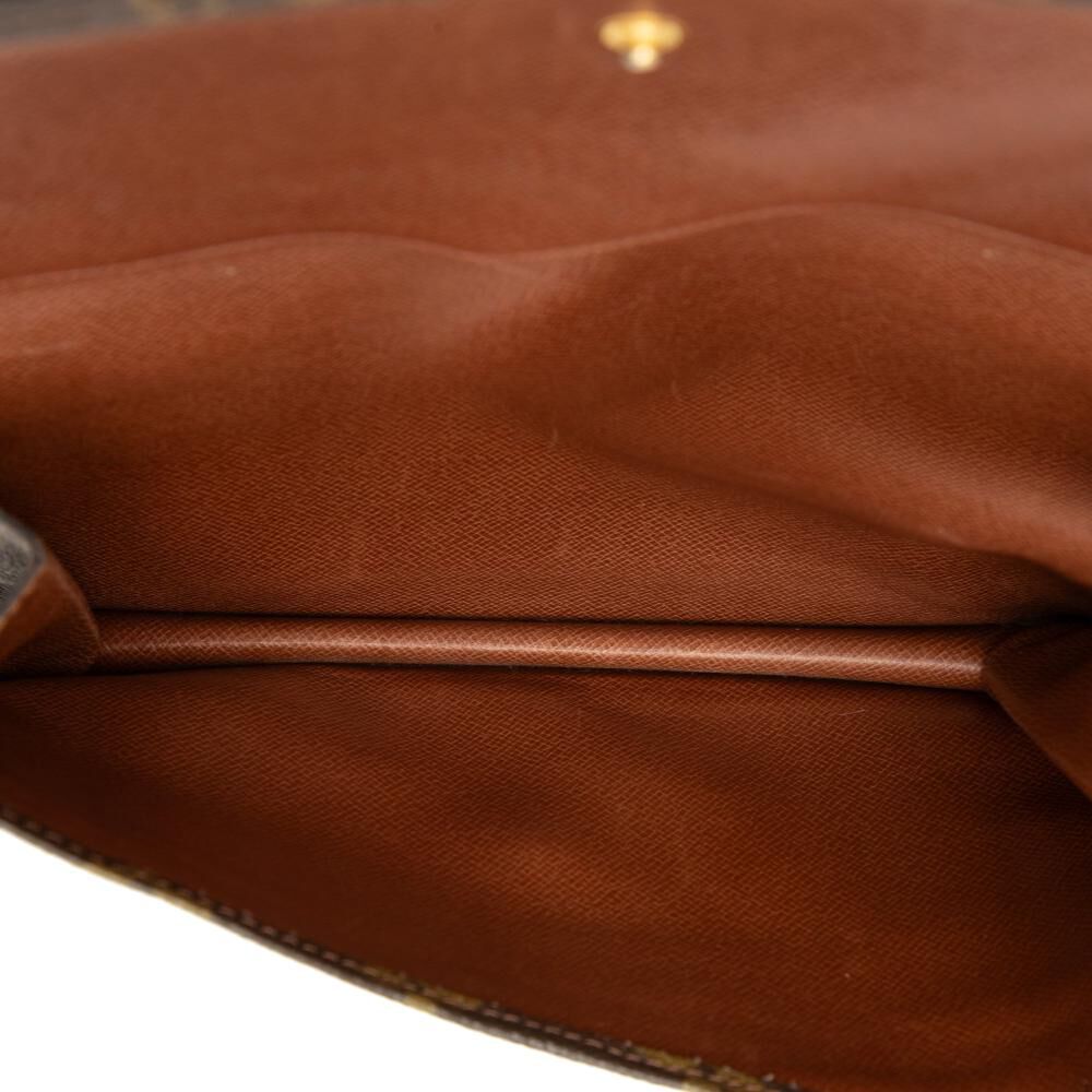 Louis Vuitton Clutch
