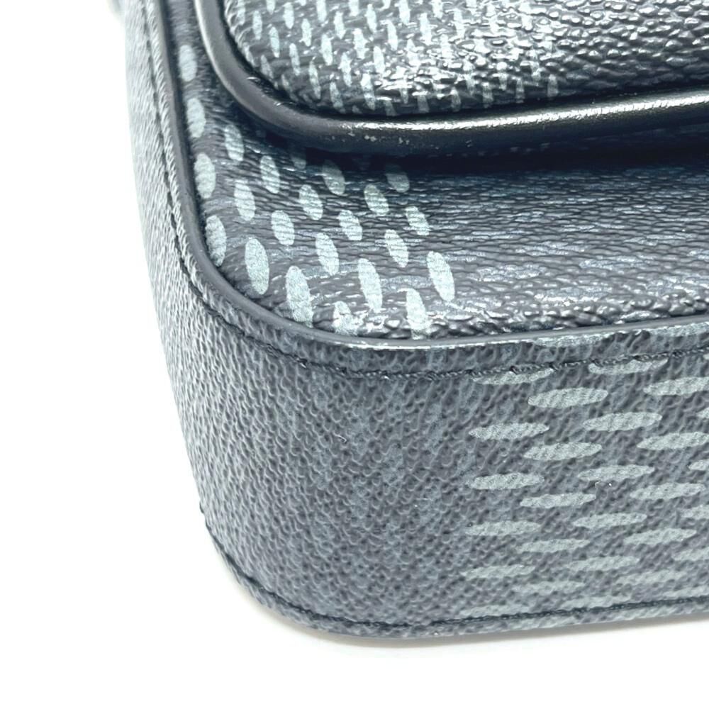 Louis Vuitton Shoulder Bags