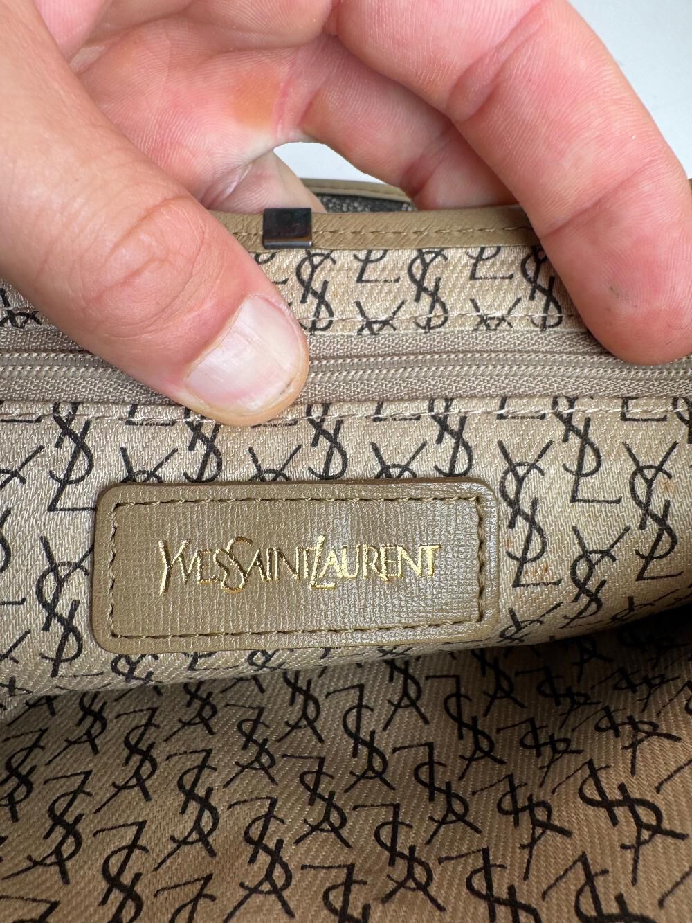 Yves Saint Laurent Shoulder Bag