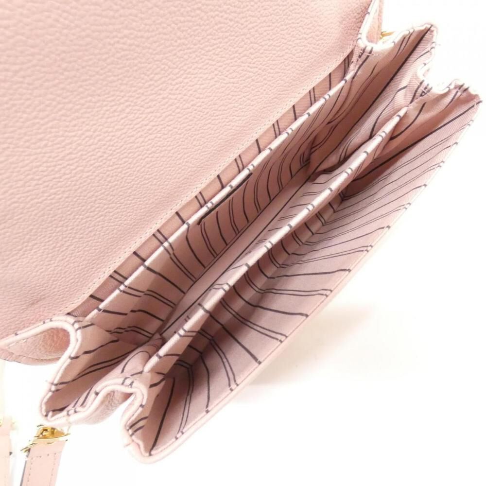 Louis Vuitton Shoulder Bags