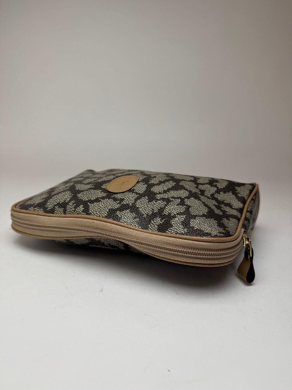 Yves Saint Laurent Clutch
