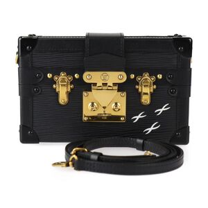 Louis Vuitton Shoulder Bags