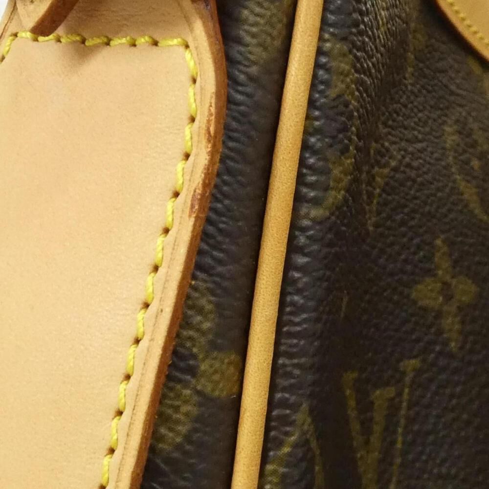 Louis Vuitton Shoulder Bags