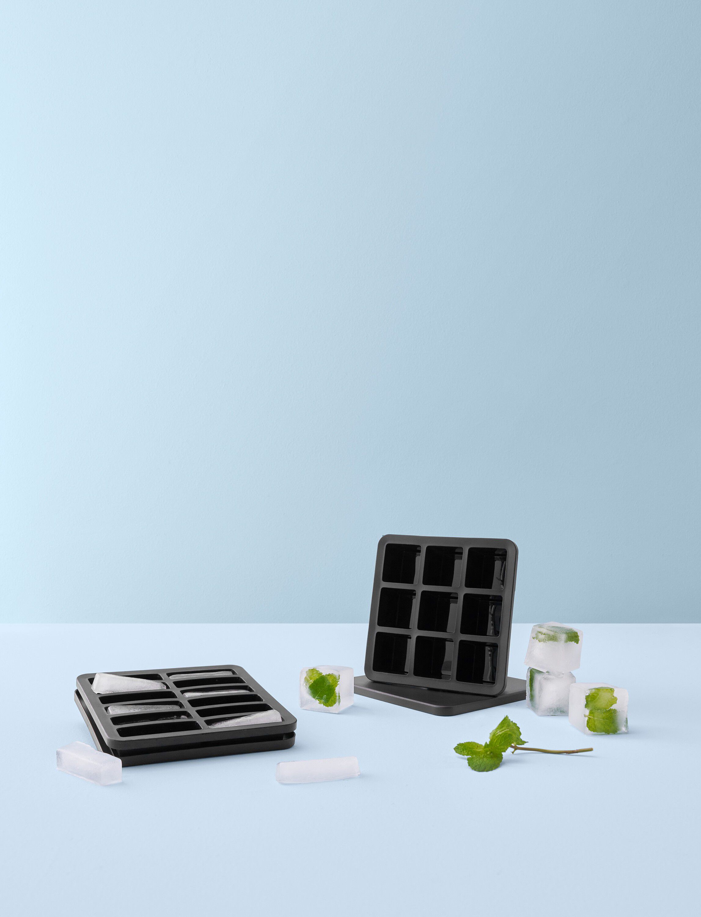 FREEZE-IT isterningbakke med l&aring;g H 5 cm black