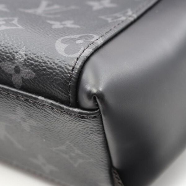 Louis Vuitton Messenger