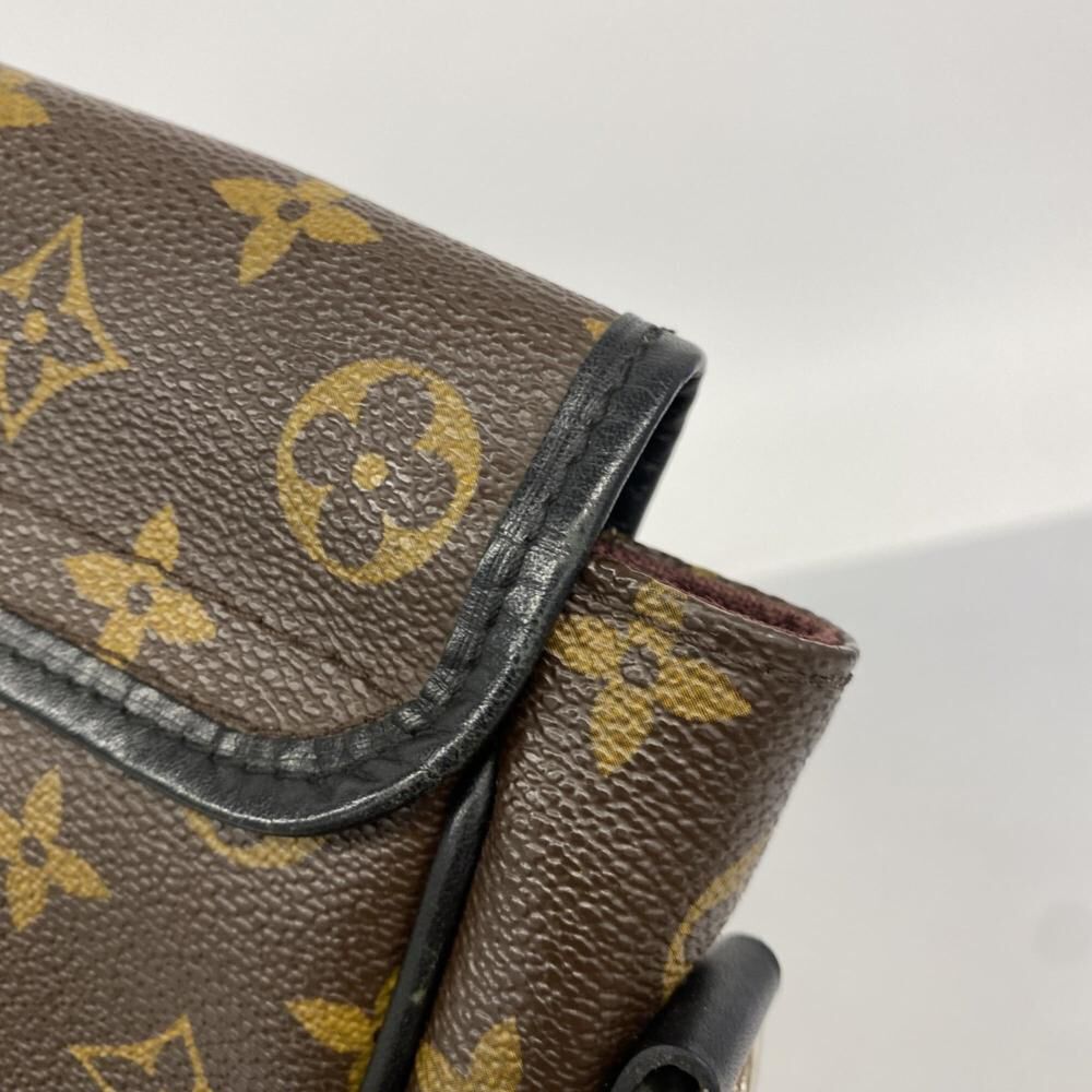 Louis Vuitton Shoulder Bags