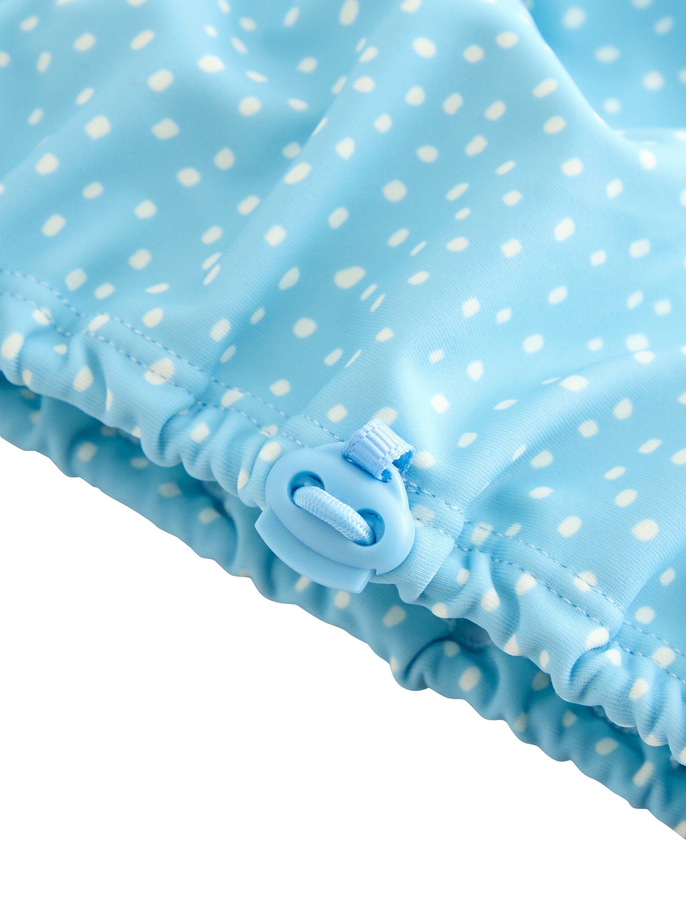 Elastic bathing briefs to prevent o